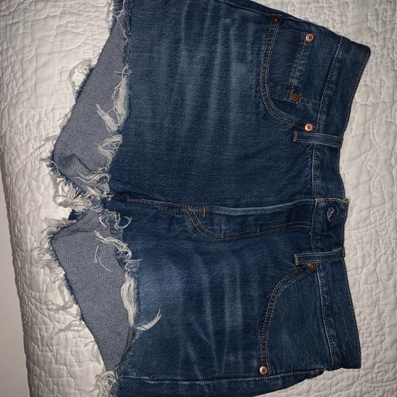 Levi’s 501 Original Women’s Shorts Medium Wash - Picture 4 of 5